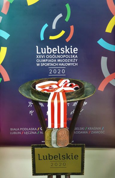 medale OOM na zniczu olimpijskim "Lubelskie 2020"