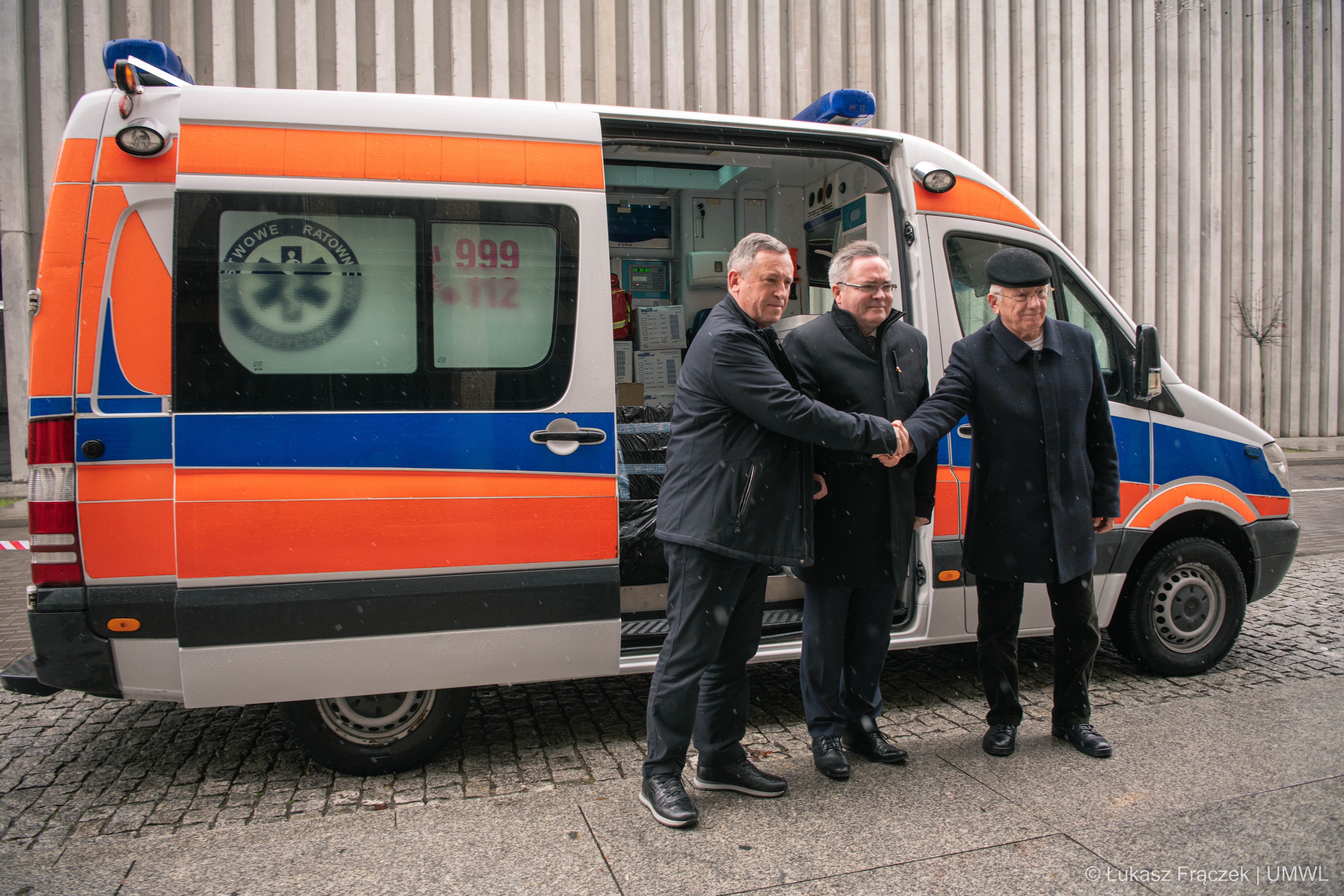 Ambulans z Lublina pojedzie do obwodu zakarpackiego na Ukrainie