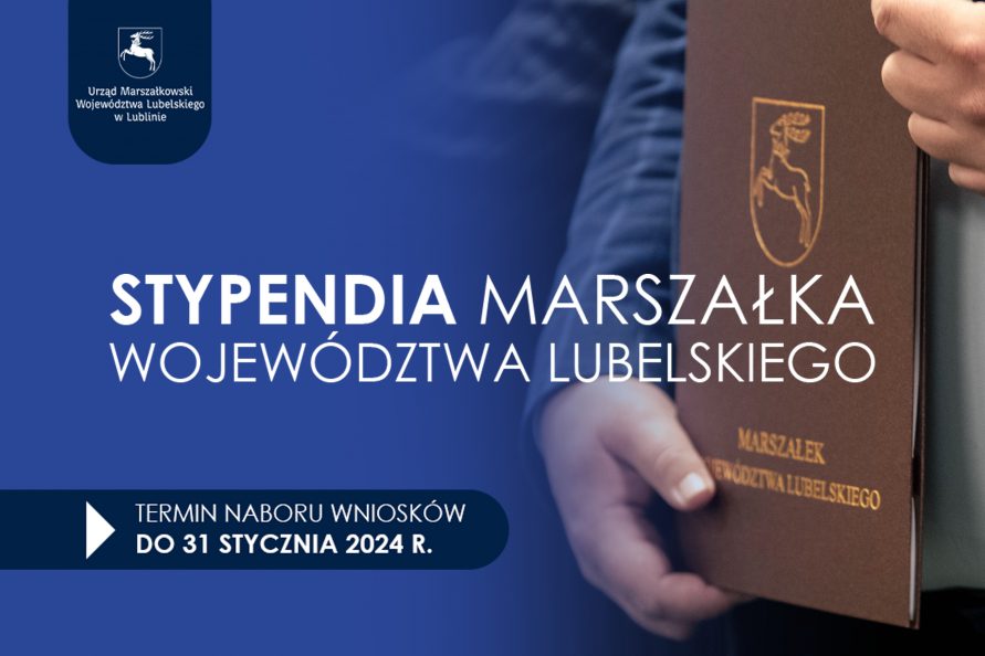 Teczka z napisem Marszałek Województwa Lubelskiego i dłoń trzymająca ją