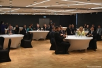 Gala finałowa konkursu Rolnik z Lubelskiego 2020. przy okrągłych stołach siedzą laureaci. Widok ogólny