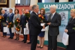 Wręczenie nagrody marszałkowi Sławomirowi Sosnowskiemu