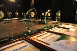 Dyplomy i statuetki dla finalistów (fot. cdr.gov.pl)