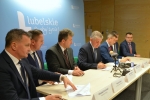 Podpisanie pierwszych 6 umów na dofiansowanie OZE miało miejsce 22 grudnia 2016 w Urzędzie Marszałkowskim.