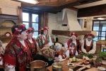 Koło Gospodyń Wiejskich z Kozłówki gotujące pejzankę