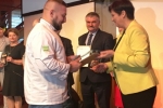 Gratulacje za gastronomiczną „Perłę” odbiera kuchmistrz Paweł Gałecki