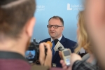 Wicemarszałek Grzegorz Kapusta Udziela wywiadu lokalnej i regionalnej prasie