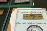 zdjęcie nagrody Klucz Do Polskiej Spiżarni - metalowy klucz umieszczony na szklanej tabliczce