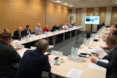 Członkowie Wojewódzkiej Rady Dialogu Społecznego Województwa Lubelskiego podczas posiedzenia