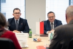Zdjęcie przedstawicieli Zarządu Województwa Lubelskiego: po prawej, Wicemarszałek Zbigniew Wojciechowski, a po lewej Członek Zarządu Bartłomiej Bałaban.