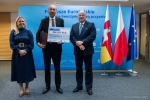 Dyrektor Anna Brzyska, Marszałek Jarosław Stawiarski i przedstawiciel Biłgorajska Agencja Rozwoju Regionalnego S.A.