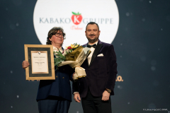 Przedstawiciel firmy Kabako Gruppe odbiera nagrodę Marka LUBELSKIE z rąk wicemarszałka Marka Wojciechowskiego