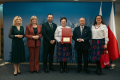 od lewej dr. Ewa Szałachwiej, Renata Bielecka, wicemarszałek Marek Wojciechowski,  wicemarszałek Piotr Breś,
