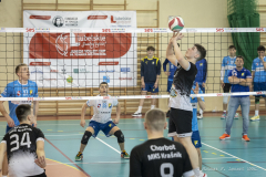 Dwie drużyny chłopców podczas rozgrywek