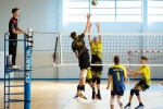 mecz siatkarzy podczas Olimpiady Młodzieży, - zawodnik atakuje