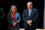Anna Brzyska Dyrektor Departamentu Zarządzania Programami Regionalnymi w Urzędzie Marszałkowskim Województwa Lubelskiego i Jarosław Stawiarski Marszałek Województwa Lubelskiego