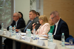Zastępca Dyrektora Pani Ewa Płocica-Poślednik Zastępca Dyrektora Departamentu Infrastruktury i Majątku Województwa UMWL 