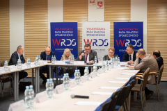 Członkowie Wojewódzkiej Rady Dialogu Społecznego Województwa Lubelskiego podczas obrad   