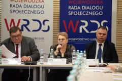 Przewodniczący i Wiceprzewodniczący WRDS WL podczas posiedzenia Prezydium Wiceprzewodnicząca Wiesława Janczak zabiera głos 