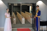 Głównym działaniem na parterze było wykonanie nowego wystroju sali widowiskowej, montaż oświetlenia i nagłośnienia sceny oraz wykonanie nowego wystroju holu głównego.