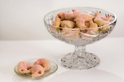 Rogaliki polfrancuskie smietanowe z masa orzechowa i roza