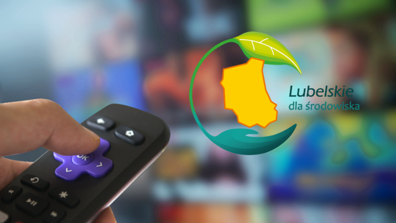 Zdjęcie przedstawiające po lewej stronie rękę z wyciągniętym pilotem i logotypem Lubelskie dla środowiska