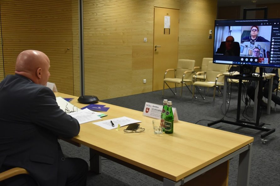 Obrady Prezydium podczas posiedzenia z dnia 25 marca 2021 roku.