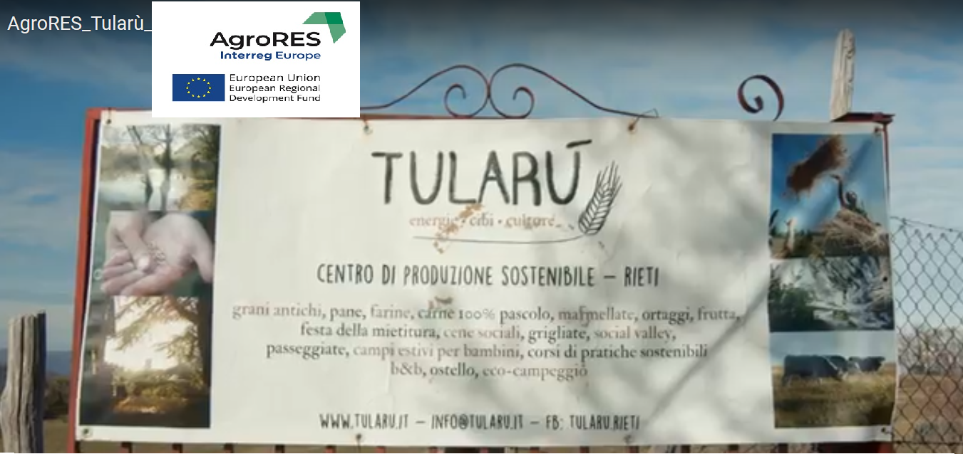 Szyld na bramie wejsciowej do ekoenergetyczne gospodarstwa Tularu we Włoszech tj. jednej z dobrych prkatyk projektu