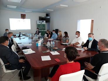 sala z ludzmi podczas warsztatu w ramach projektu