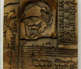 medal z płaskorzeźbą wizerunkiem oskara kolberga