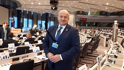 marszałek Stawiarski podczas II dnia Sesji Plenarnej EKR