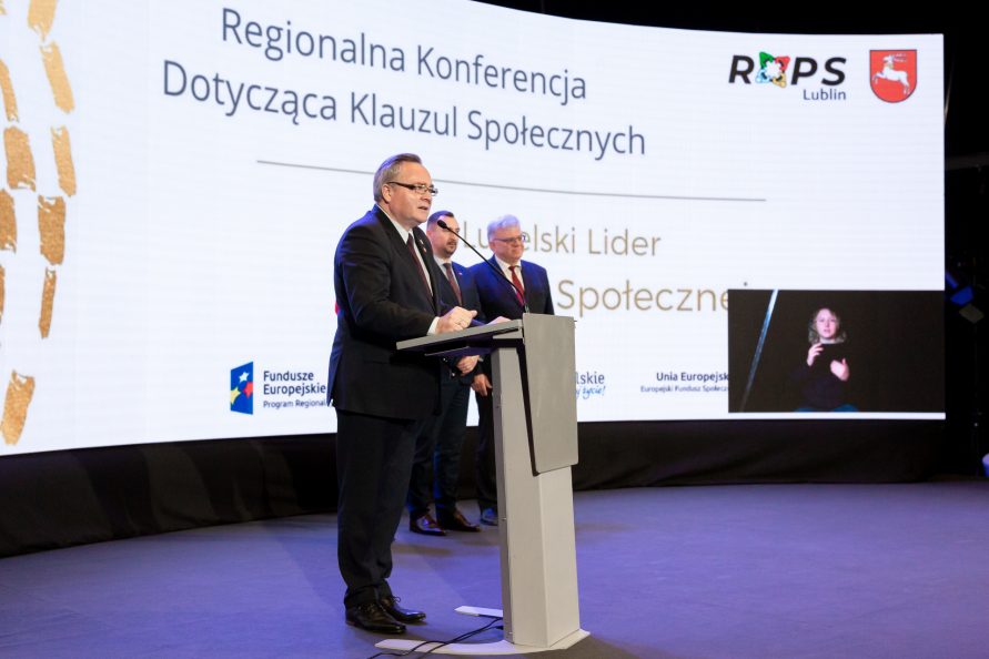 wicemarszałek wWL otwiera konferencję dot. klauzul społecznych