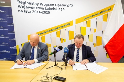 Marszałek WL podpisuje aneks do umowy na dofinasowanie projektu linii kolejowej na odcinku Lubartów Parczew