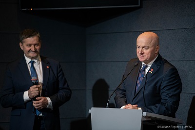 Marszałek WL i członek zarządu w trakcie konferencji