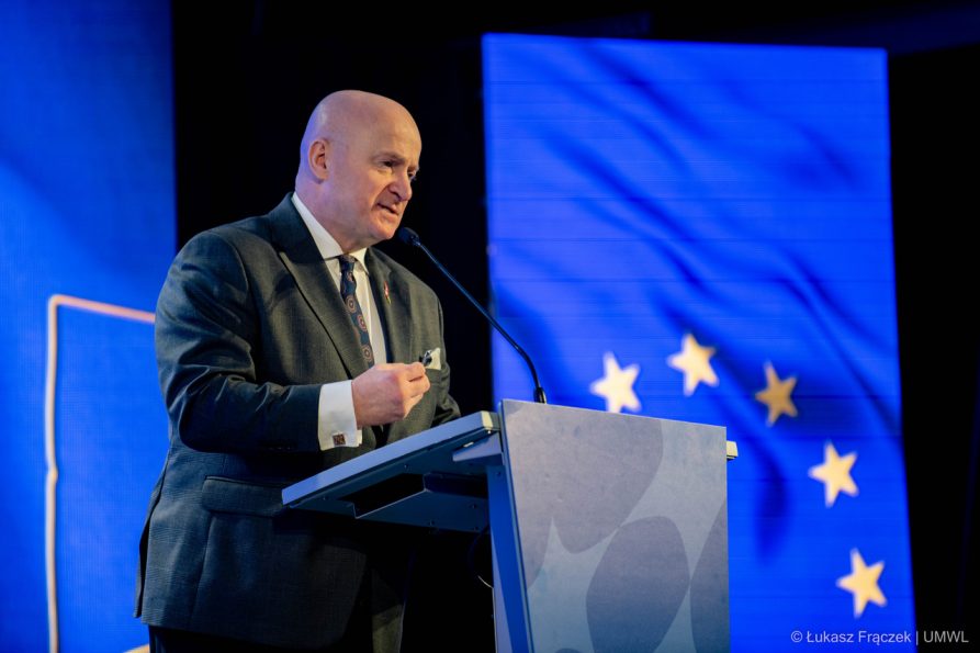 Konferencję podsumowującą zadanie dot. rewitalizacji otworzył marszałek Jarosław Stawiarski