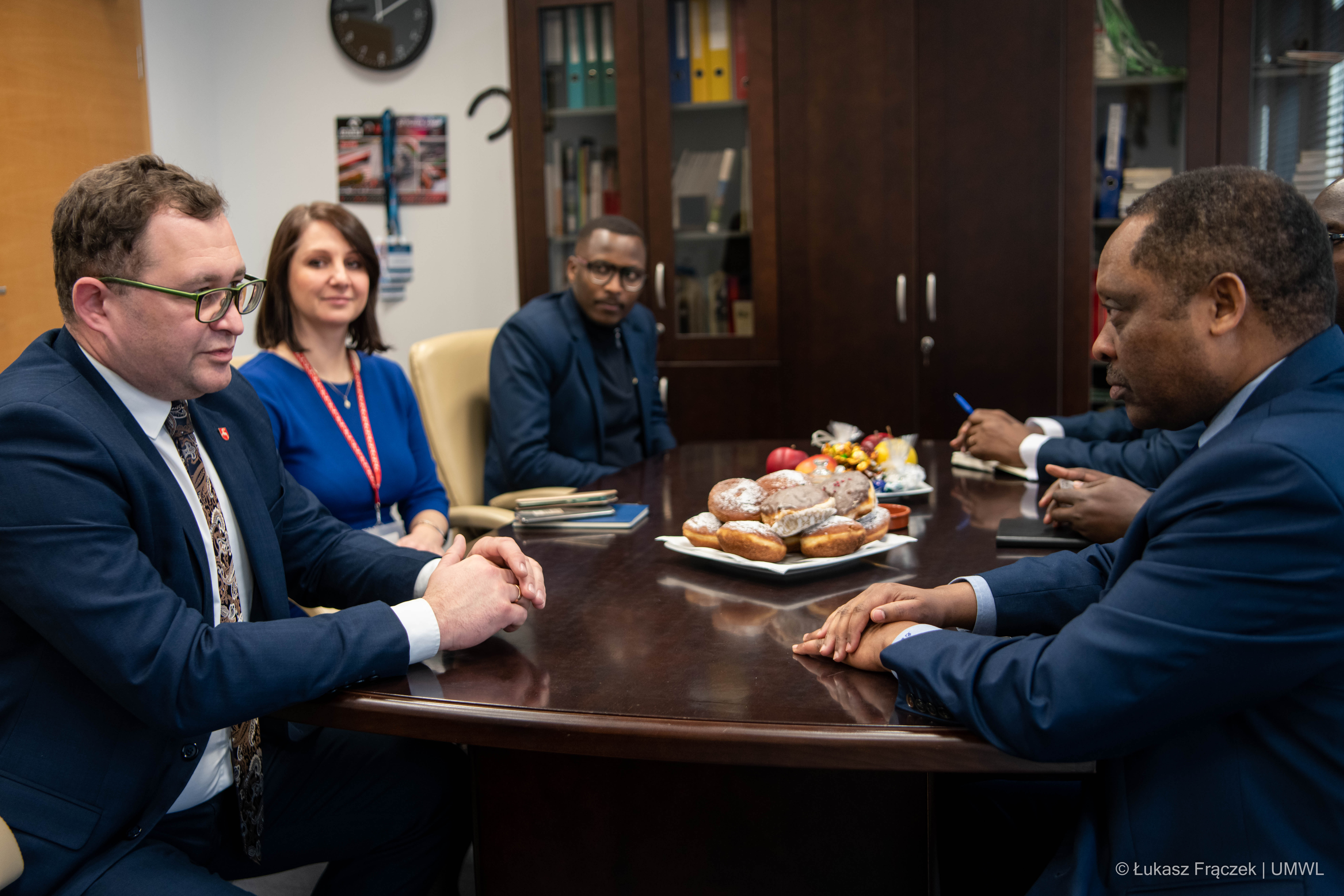 Uczestnicy spotkania z ambasadorem Rwandy