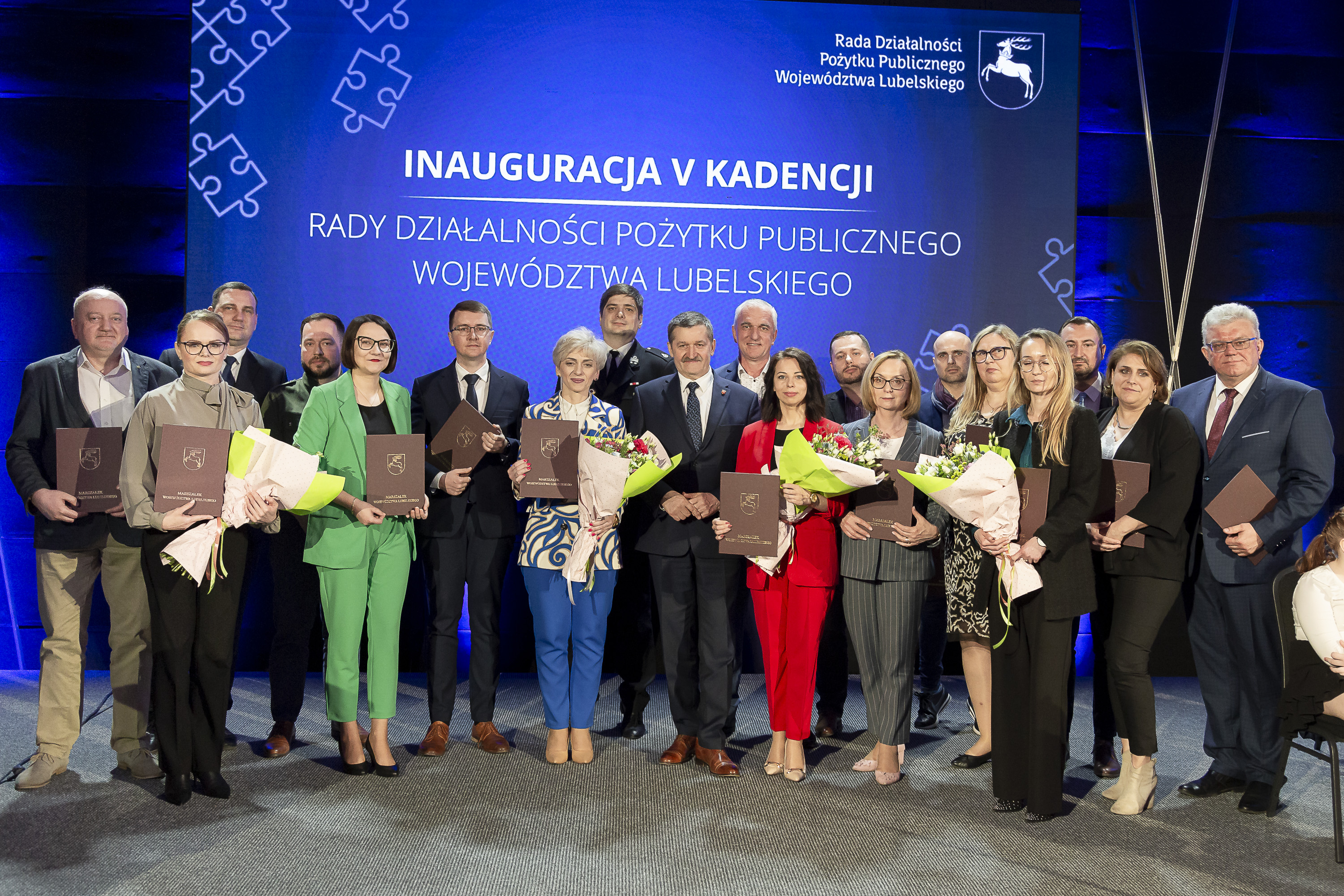 Wspólne zdjęcie powołanych do Rady Działalności Pożytku Publicznego