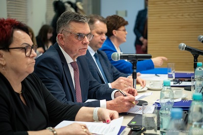 Członkowie Prezydium WRDS WL oraz w tle goście