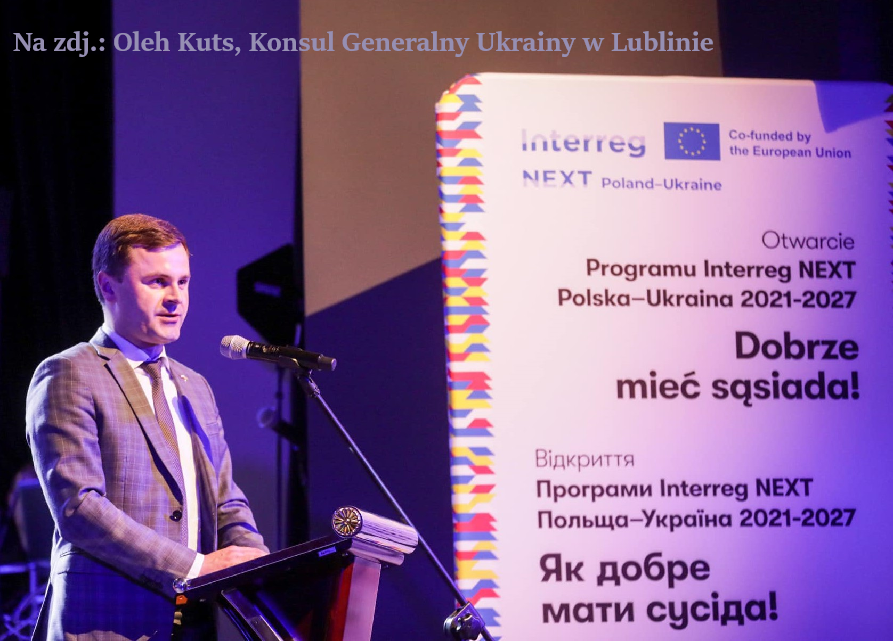 Konsul Generalny Ukrainy w Lublinie przemawia na podium