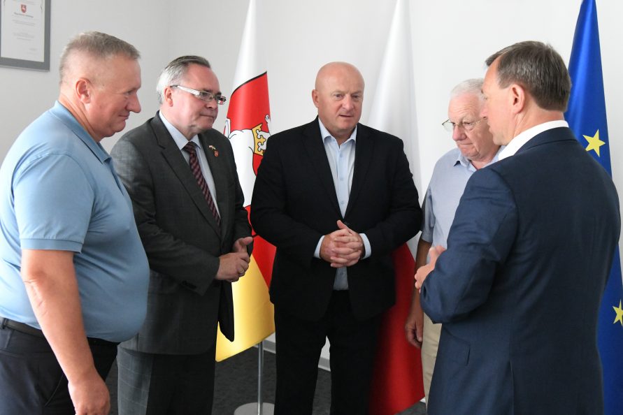 Marszałek WL i wicemarszałek WL podczas wspólnego spotkania z delegacją z Zakarapcia