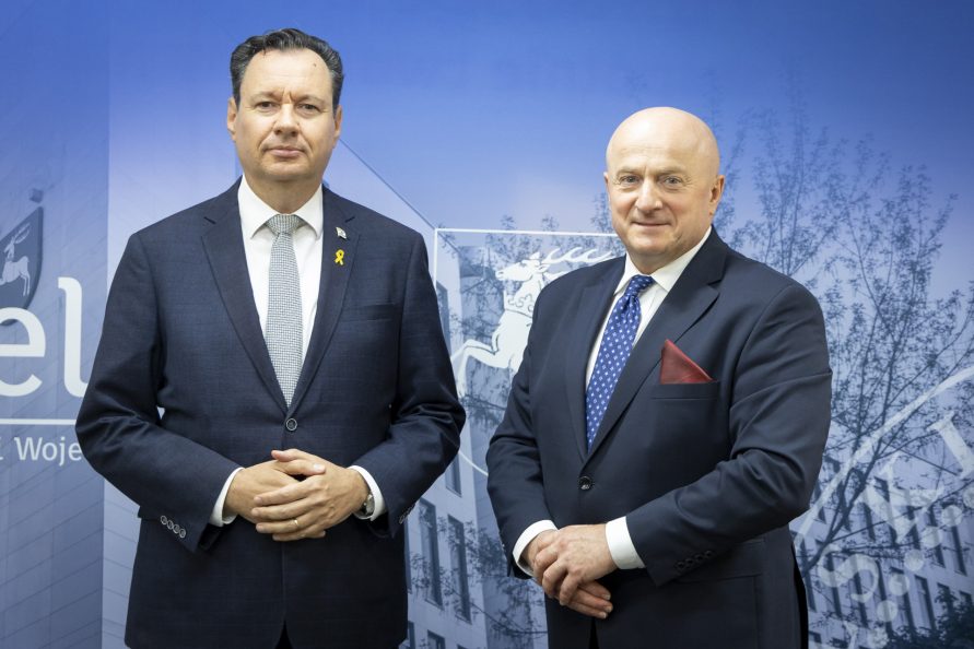Marszałek Jarosław Stawiarski w towarzystwie Ambasadora Izraela