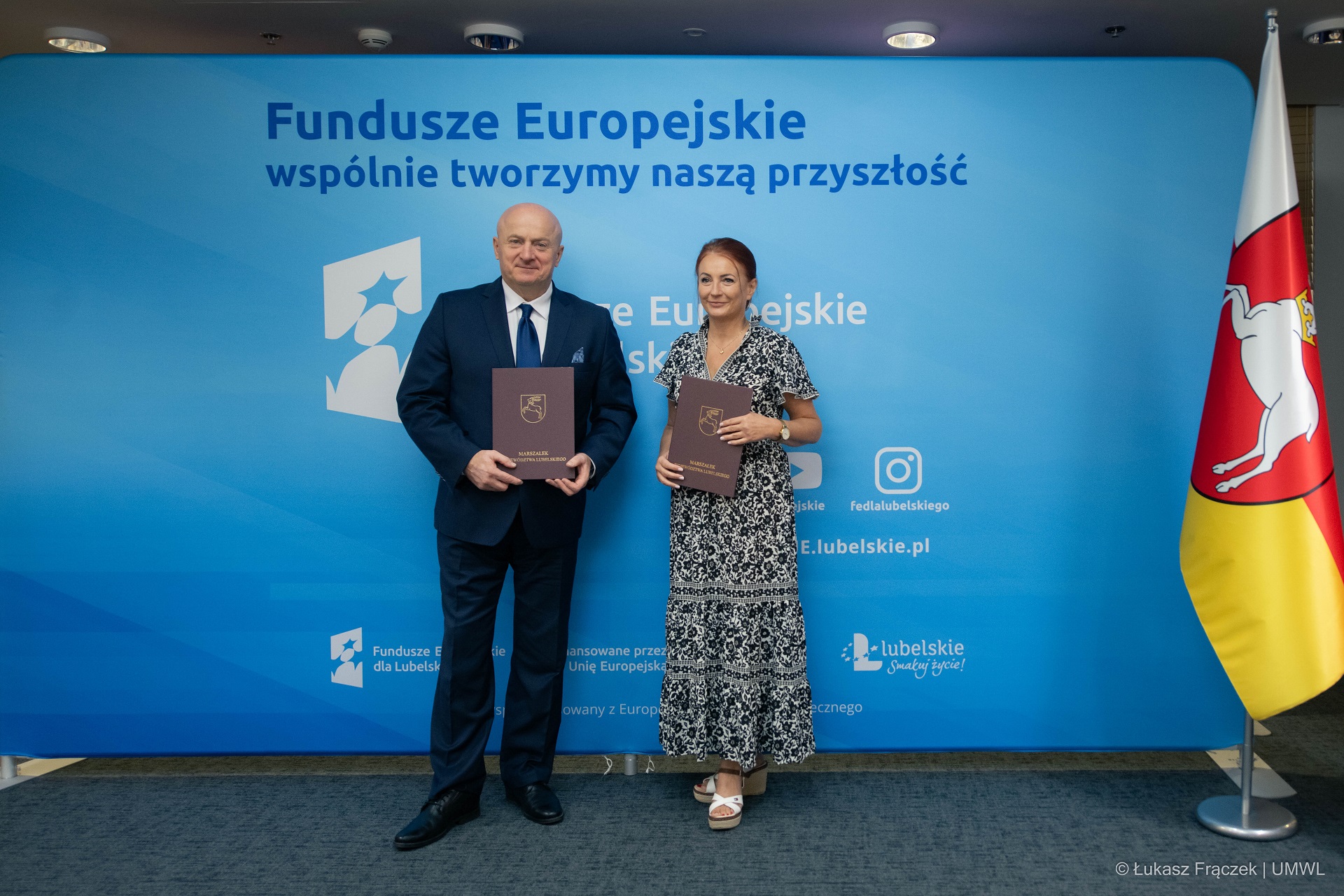 Marszałek Województwa Lubelskiego Jarosław Stawiarski i Marta Krzyżak burmistrz Bychawy