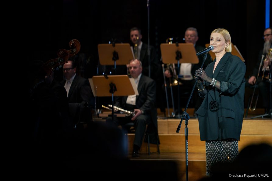 Halina Mlynkowa, piosenkarka