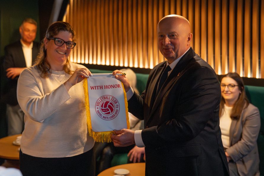 Marszałek Jarosław Stawiarski z gościem z Izraela