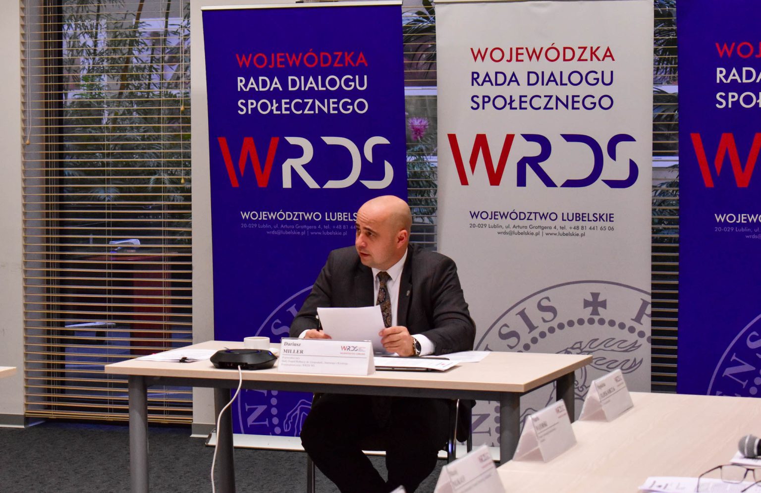 Przewodniczący Dariusz Miller podczas posiedzenia SZR ds. Gospodarki, Innowacji i rozwoju Przedsiębiorczości WRDS WL