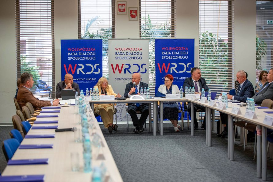 Członkowie na posiedzeniu Prezydium Wojewódzkiej Rady Dialogu społecznego Województwa Lubelskiego