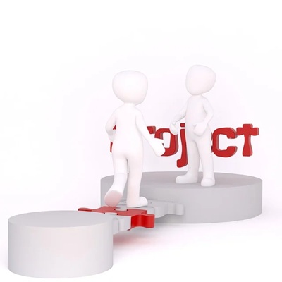 Dwie postacie symbolizujące współpracę i wsparcie.