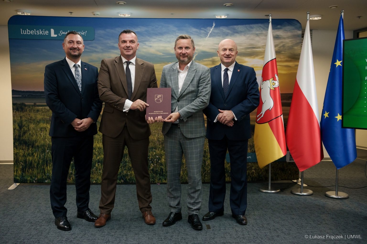 Marszałek Jarosław Stawiarski i wicemarszałek Marek Wojciechowski