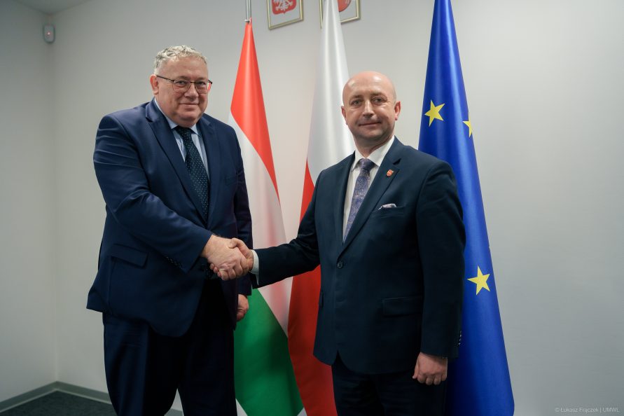Ambasador Węgier i Piotr Breś wicemarszałek województwa lubelskiego
