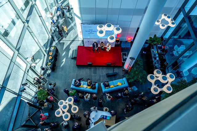 Sesja „Fireside Chats” podczas konferencji „New ‘Industrial’ Order – Competitiveness & Security Business Summit (CSBS’26)” w Brukseli z udziałem ekspertów z regionów Polski Wschodniej.