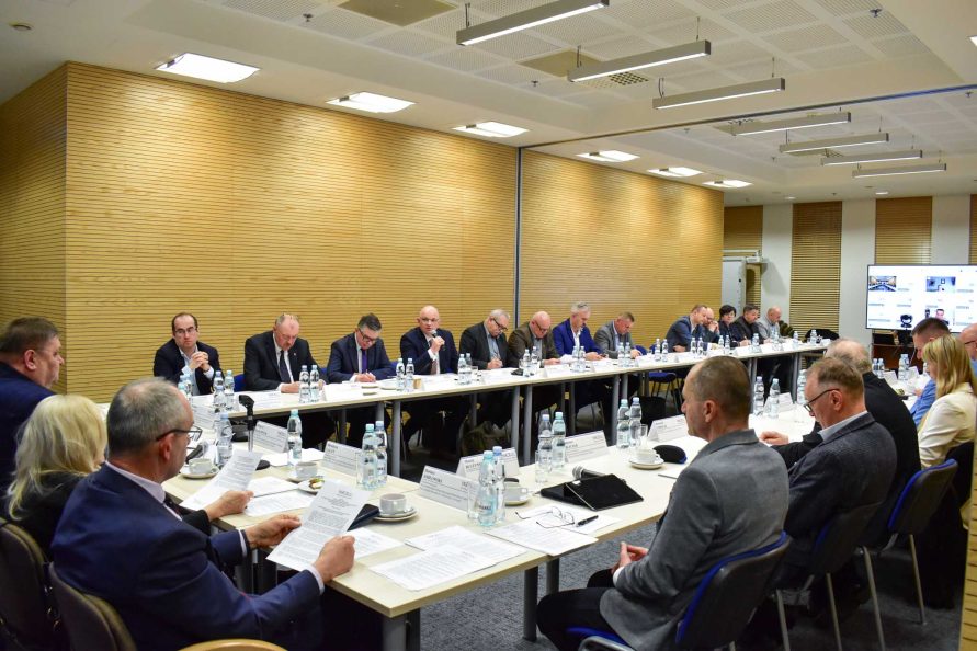 zdjęcie uczestników Wojewódzkiej Rady Dialogu Społecznego Województwa Lubelskiego